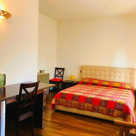 Maison D'Elite Seregno Bagian luar foto
